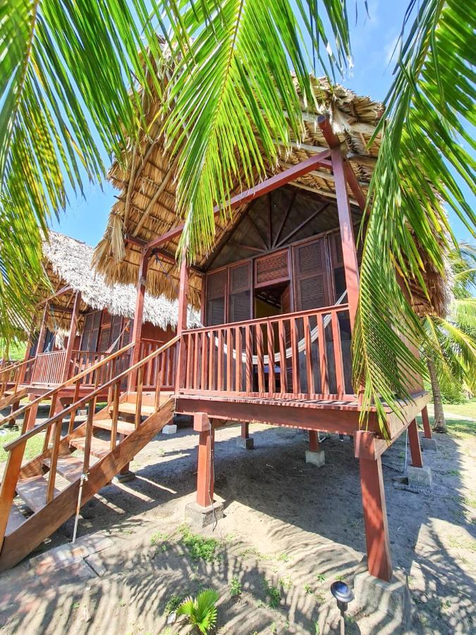 Surfing Turtle Lodge Poneloya Exterior photo